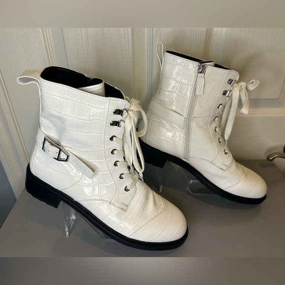 🤍”Aerosoles” Women’s Amie White Lace Up Ankle Boots w/Side Zipper& Chunky Sole🤍 - Picture 5 of 15